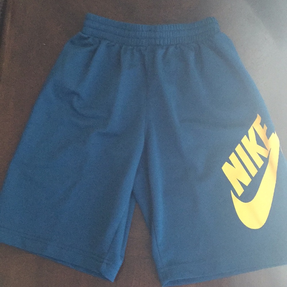 Nike boys shorts size S